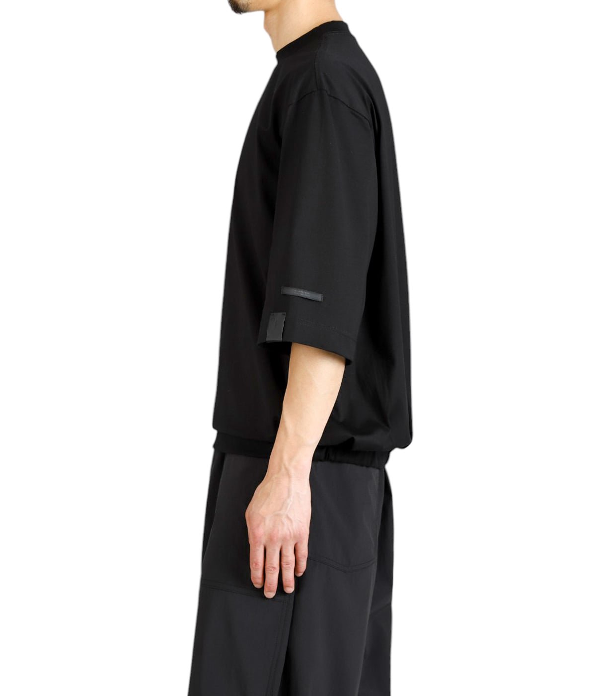 model(175cm / 60kg)B85 W75 H92 着用サイズ：38
